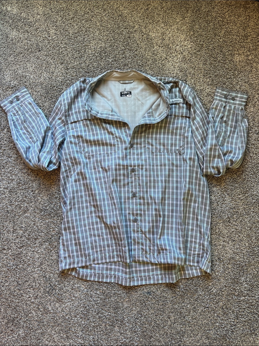 Habit Outdoors Men's Gray and Blue Plaid Button-Down Shirt